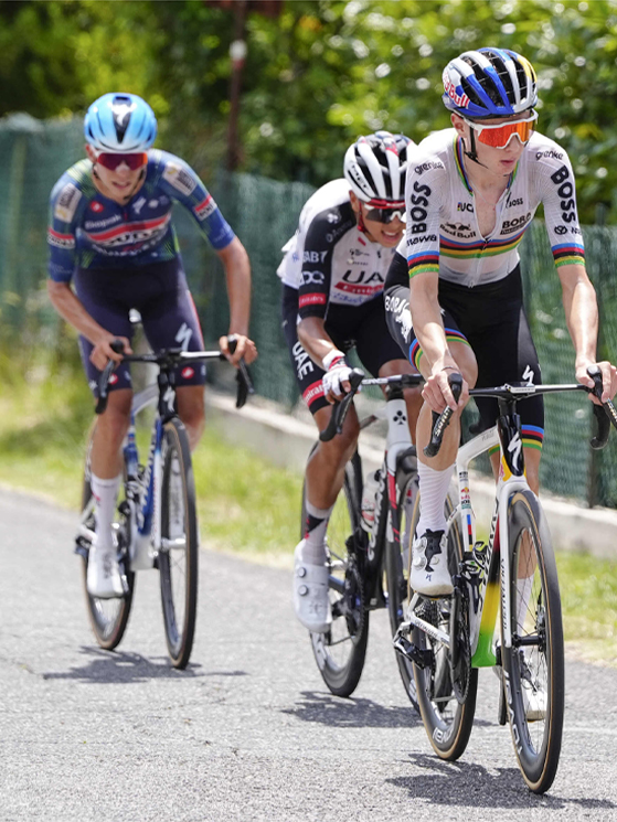 Giro Next Gen, Lorenzo Fin, Mateo Ramirez, Henrique Bravo (foto La Presse)
