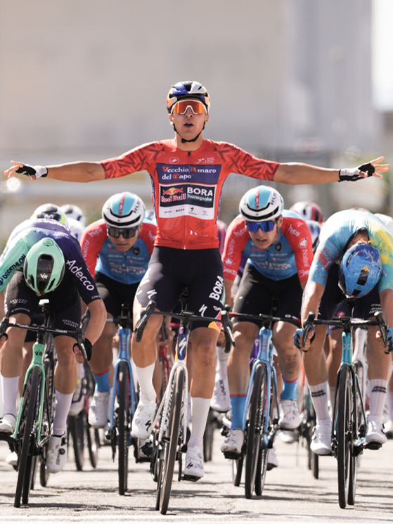 Giro Next Gen 2026, Davide Donati, vittoria Crotone, maglia rossa (foto La Presse)