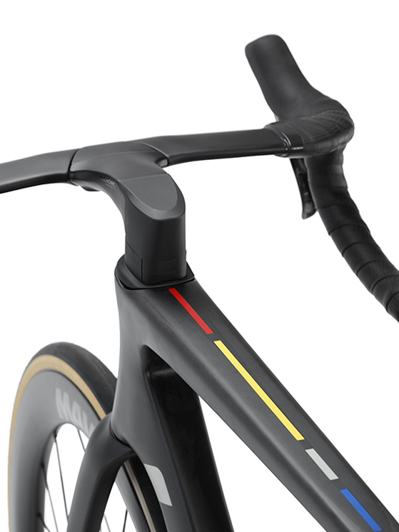 Look 795 Blade RS generazione 3, disegnata dal vento per la vita reale