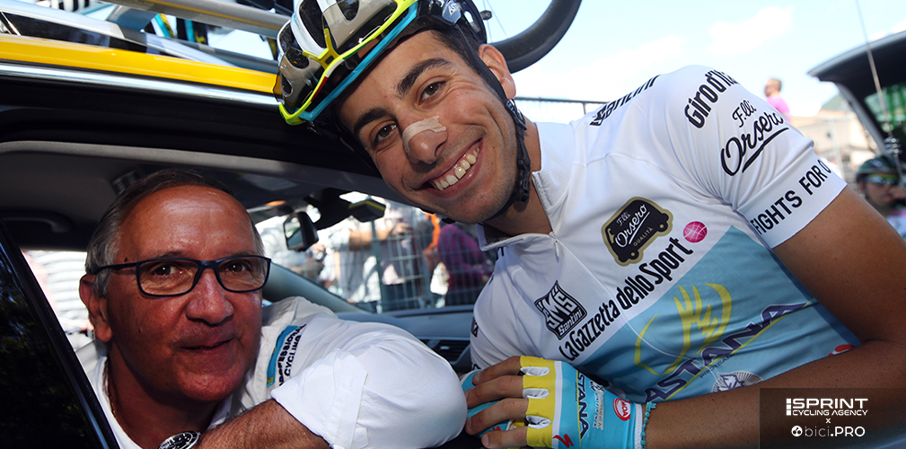 Aru passò professionista nel 2012 con l'Astana: qui è con Martinelli al Giro 2014 chiuso al 3° posto