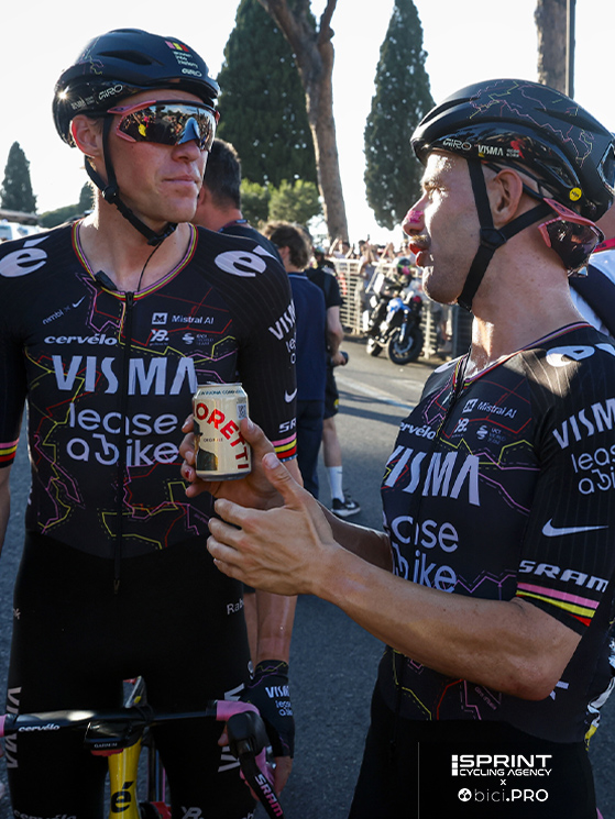 Una birra per Campenaerts: il Giro è finito, la maglia Nimbl x Nike mostra i tre Grandi Giri