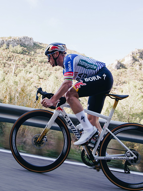 Il lavoro sul Teide punta ad aumentare per performance di Evenepoel sulle salite più lunghe (foto Redbull-Bora-Hansgrohe)