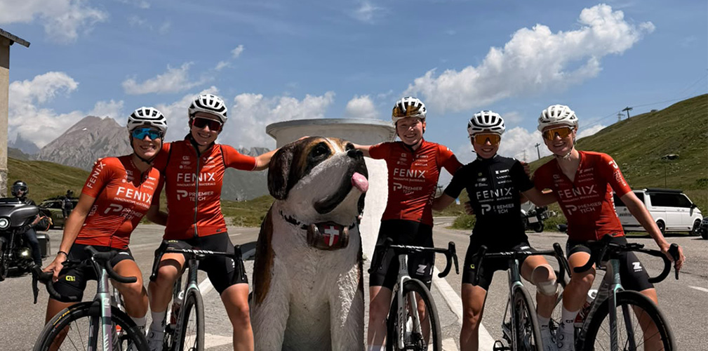 Sara Casasola con le sue compagne nel ritiro in Francia per preparare il prossimo Tour (foto Instagram)