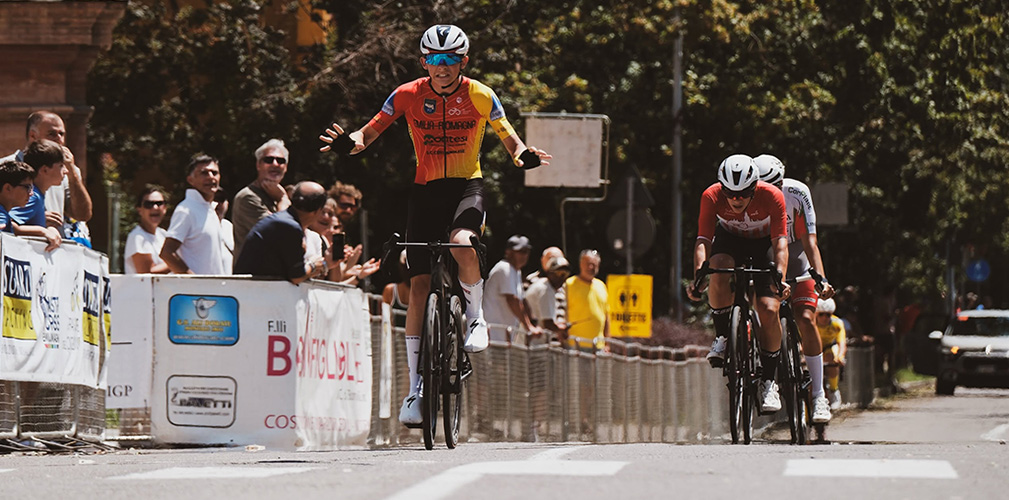 Bellettini, campione regionale dell'Emilia-Romagna, vince la gara assoluta degli esordienti davanti a Gregori e Balboni (foto Lisa Paletti)