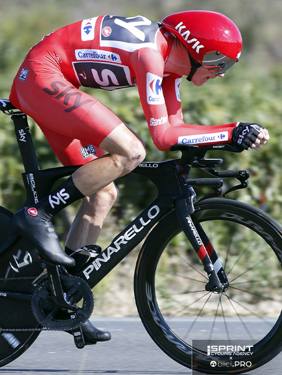 Froome vinse la Vuelta con 2'15" su Nibali, aggiudicandosi due tappe, tra cui la crono di Logrono
