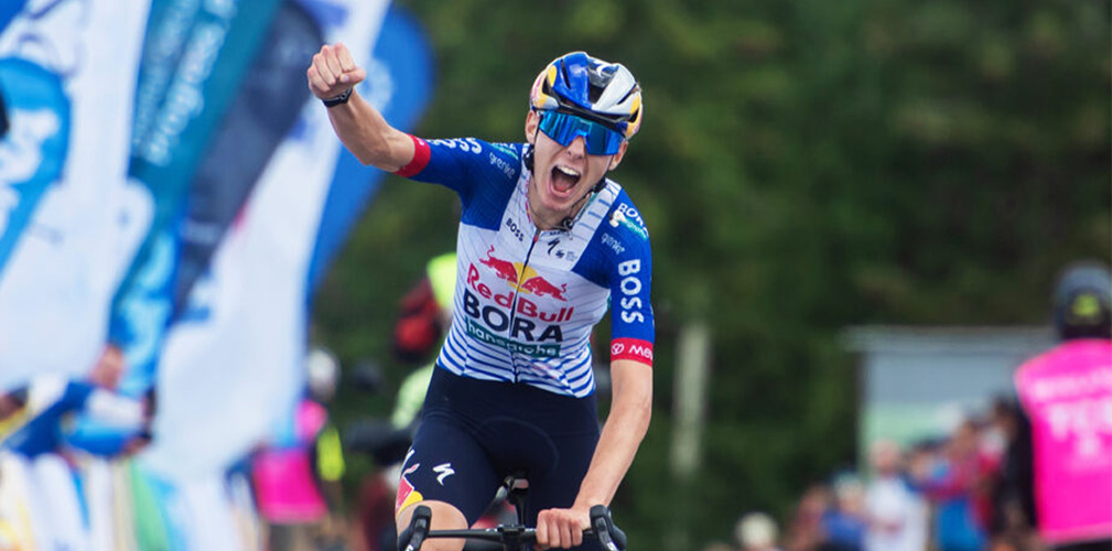 Lorenzo Finn in occasione della sua vittoria al Sibiu Tour. Il ligure non è l'unico talento sul quale il ciclismo italico deve investire (foto Stiehl)