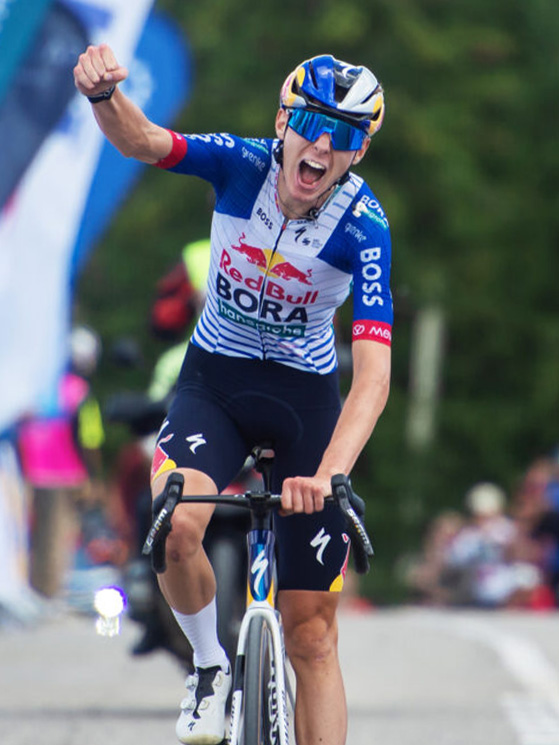 Lorenzo Finn in occasione della sua vittoria al Sibiu Tour. Il ligure non è l'unico talento sul quale il ciclismo italico deve investire (foto Stiehl)