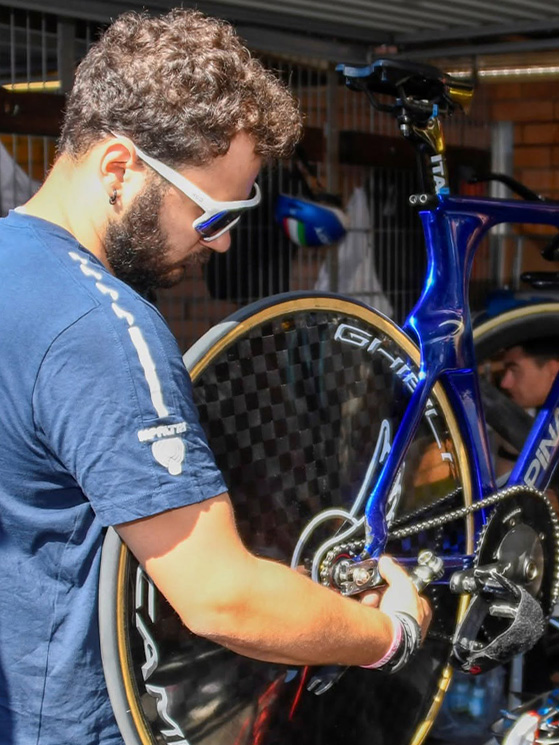 L'importanza dei materiali è per Villa fondamentale nella crescita azzurra su pista (foto UEC)
