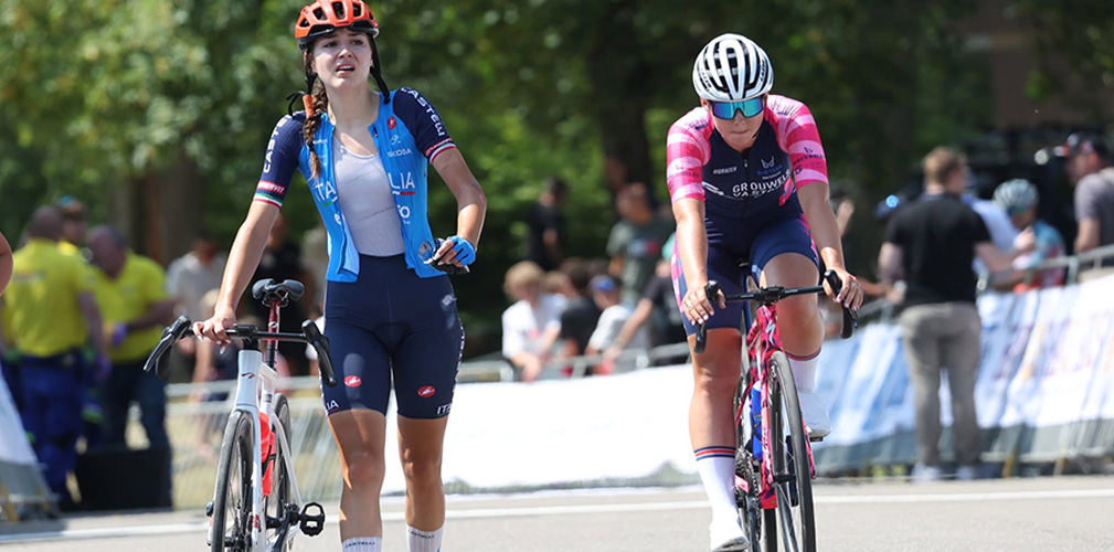 Uno scontro a pochissimi metri dal traguardo con una avversaria ha privato a Bianchi di giocarsi la vittoria della seconda tappa (foto Wim Van Tendeloo)