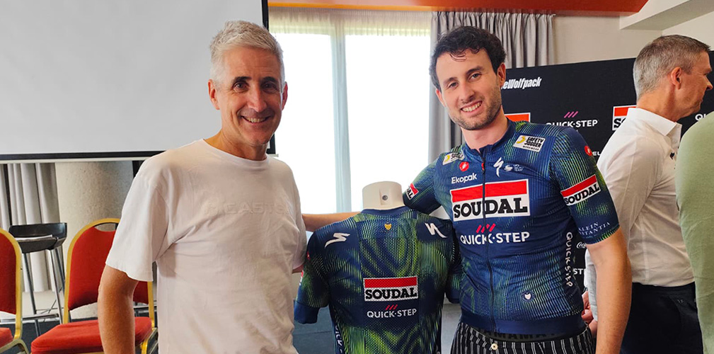 Qui Ragazzini è con Steve Smith, il brand manager di Castelli