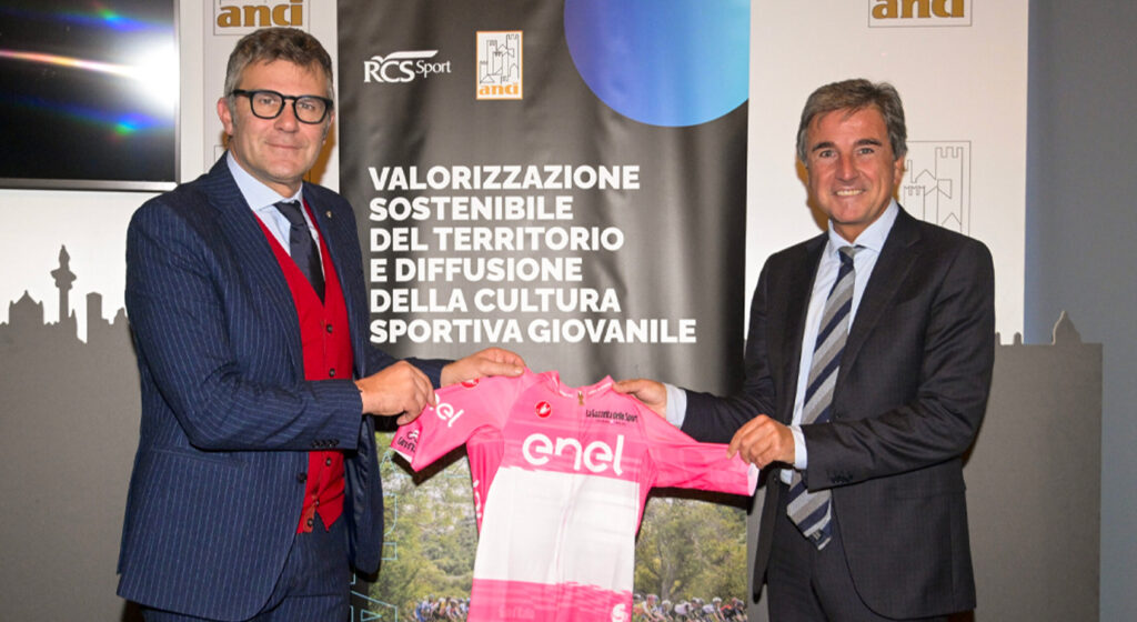 Nel 2023, Paolo Bellino siglò l'accordo RCS Sport-ANCI di cui Roberto Pella (attuale president della Lega) è vicepresidente vicario