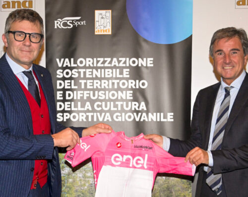 Nel 2023, Paolo Bellino siglò l'accordo RCS Sport-ANCI di cui Roberto Pella (attuale president della Lega) è vicepresidente vicario