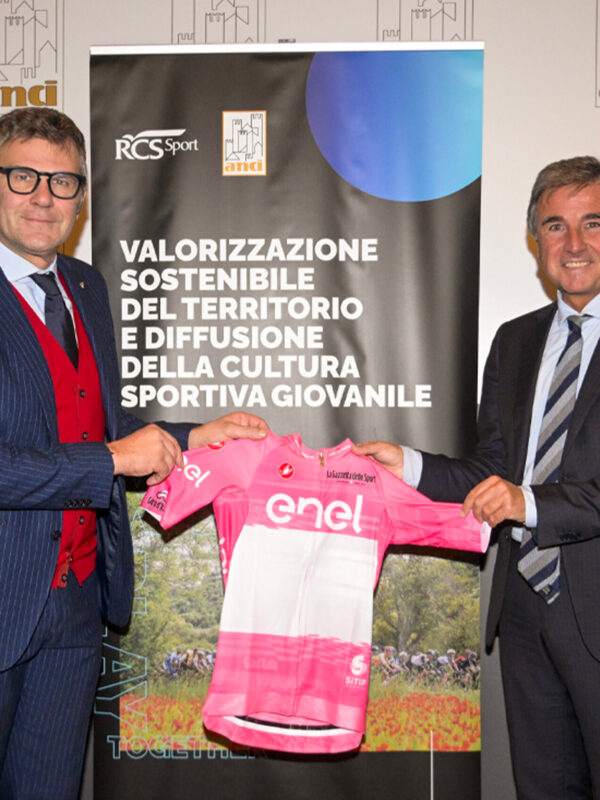 Nel 2023, Paolo Bellino siglò l'accordo RCS Sport-ANCI di cui Roberto Pella (attuale president della Lega) è vicepresidente vicario