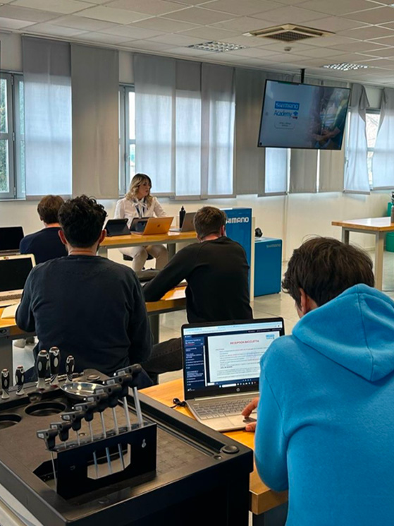 Shimano Academy by Bikedes, 2 giornate di formazione e confronto per crescere insieme ai migliori professionisti del settore