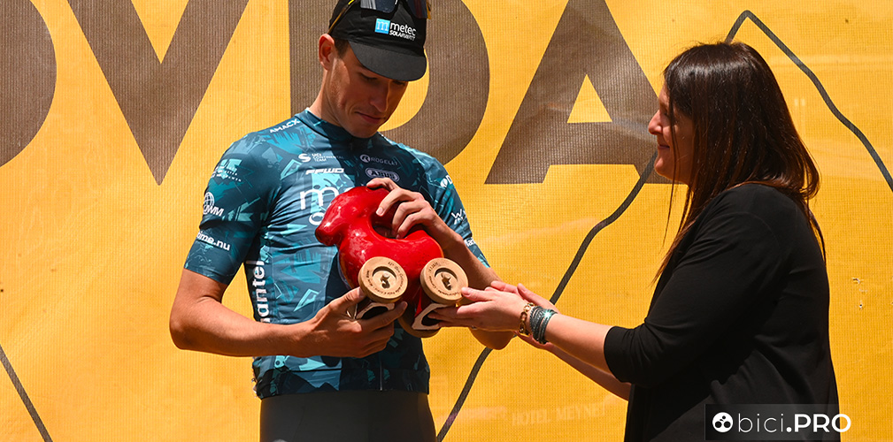 Per il vincitore iol trofeo consegnato dalla sindaca di Valtournenche Elisa Cicco