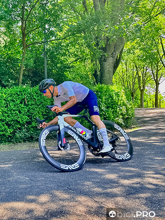 Provata la Colnago Y1Rs dei pro', quella usata da Arrieta nel 2025
