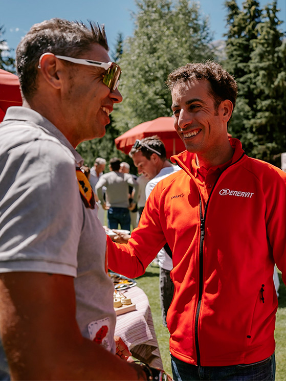 Assieme a Cristian Zorzi, campione di sci di fondo, a Corvara dove Aru è stato ambassador Enervit