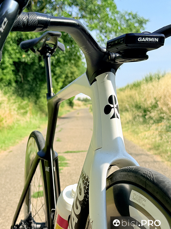 Provata la Colnago Y1Rs dei pro', quella usata da Arrieta nel 2025