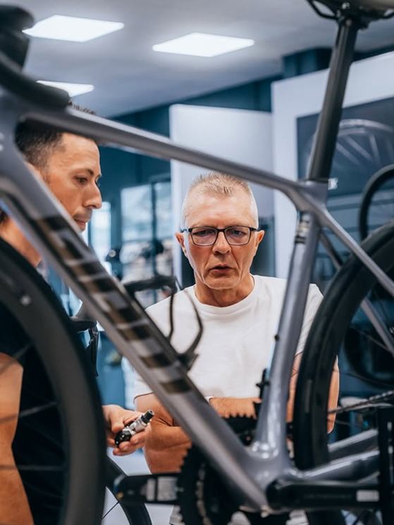 Tra i vantaggi del Giant Store ci sono la possibilità di vedere l'intera gamma e l'acesso a un magazzino di 6.000 bici