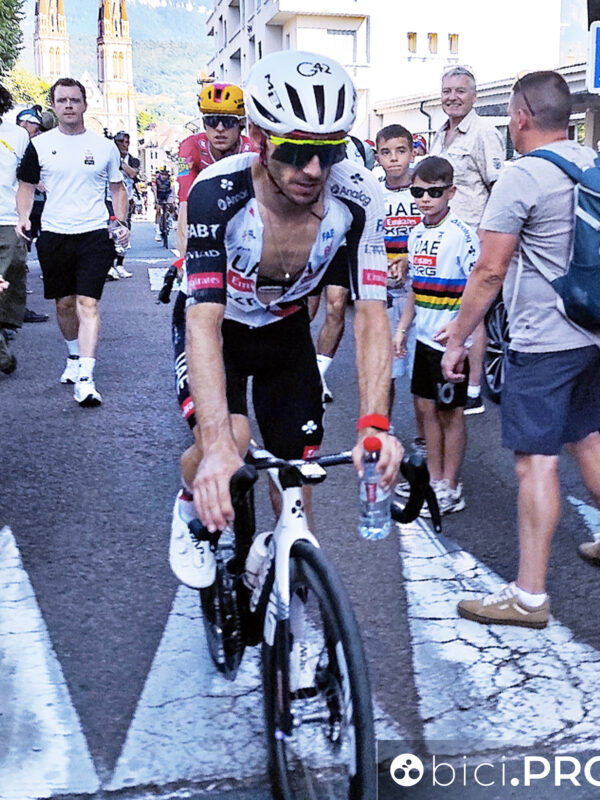 Adam Yates, Voiron, Tour de France