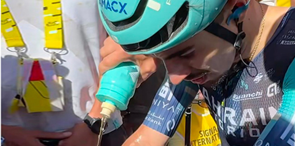 Lenny Martinez ha conquistato il secondo posto sull'Alpe d'Huez, 6 secondi dietro lo scatenato Pogacar