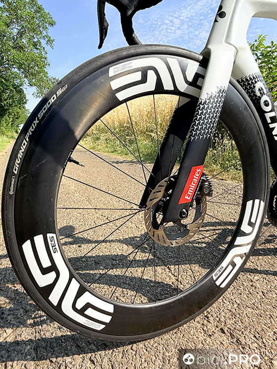 Provata la Colnago Y1Rs dei pro', quella usata da Arrieta nel 2025
