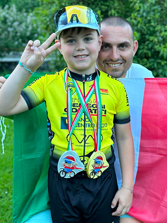 Lus Leon Agnoli corre attualmente da G4 in una squadra della provincia di Fiuggi