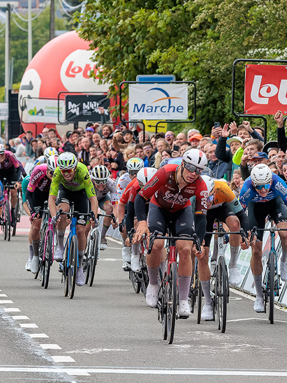 Arrighetti ha mostrato di trovarsi a suo agio nelle gare coi pro' centrando alcune top 5. Qui 8° alla Ardenne Classic vinta da De Lie (foto Bernard Defat)