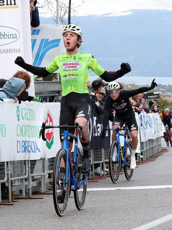 Arrighetti ha aperto il 2026 vincendo la San Geo. Ora correrà il Tour de l'Avenir con la nazionale puntando a qualche tappa (foto photors.it)