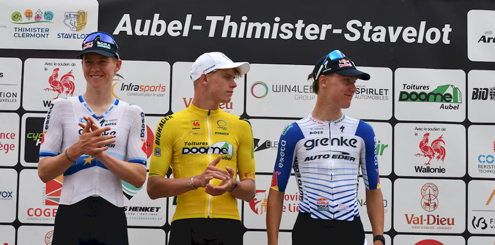 Il podio dell'Auber Thimister Stavelot vinta da Le Pann (FRA) su Van Kerckhove (BEL) e Herzog (GER-foto Eda CE)