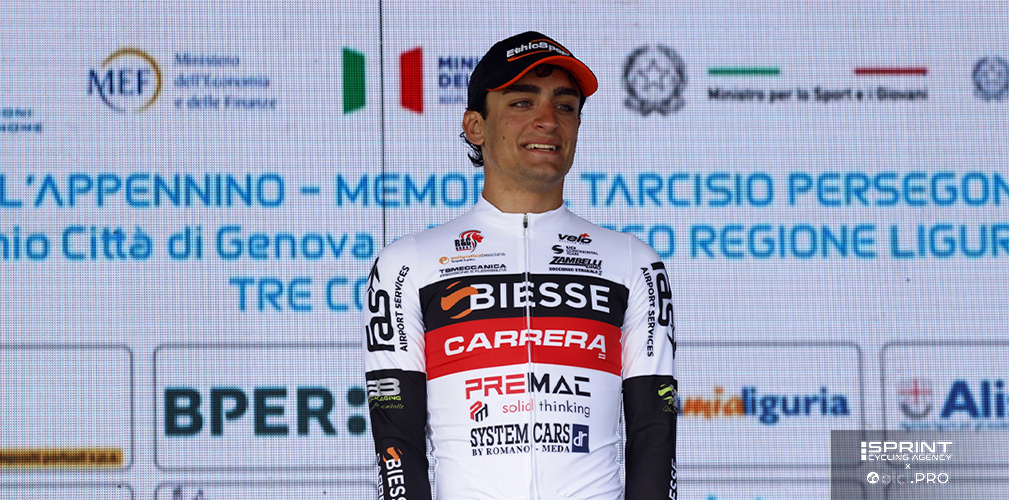 Agostinacchio ha accumulato 22 giorni di gara con 6 Top 10. Qui è premiato per i 126 chilometri di fuga al Giro dell'Appennino