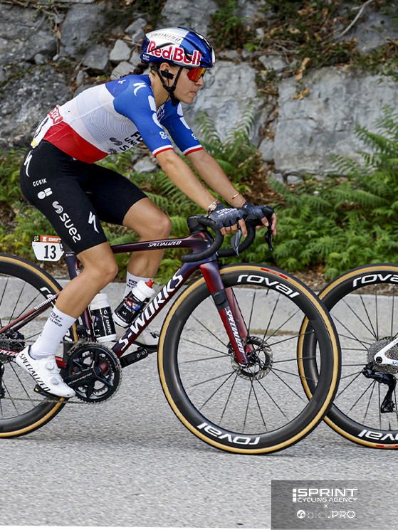 Celia Gery è stata un'alleata preziosa per la Vollering al Tour, destando anche qualche polemica con la Niewiadoma