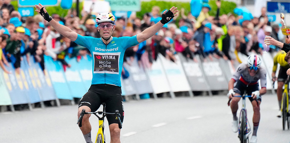 Lo sprint imperioso di Van Aert nella terza tappa, dove stacca tutti e sigilla il successo nella corsa a tappe (foto Getty Images)