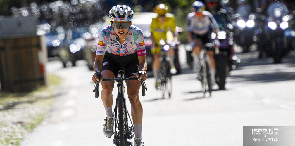 Vollering e la maglia gialla Reusser si marcano strette, Niewiadoma allunga sul Ventoux. E' la grande giornata della Canyon//SRAM