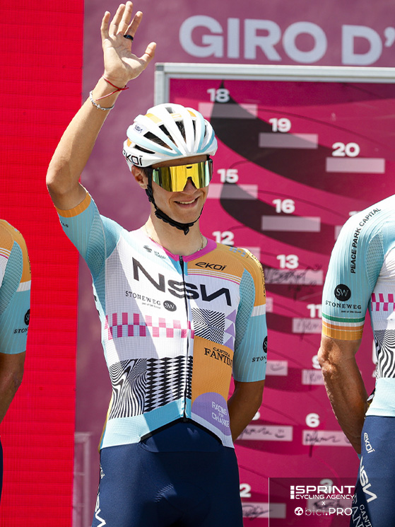 Pinarello ha già il contratto anche per il 2027, in un team che rispecchia la sua gioventù