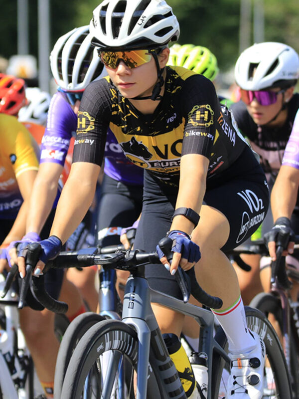Matilde Rossignoli, veronese nata il 6 maggio 2008, corre per la Bft Burzoni. Nel 2027 passerà elite in una devo team estera
