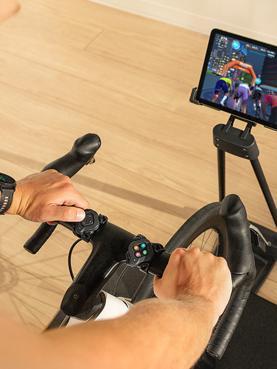 Rullo Tacx NEO 2T comando Zwift Click