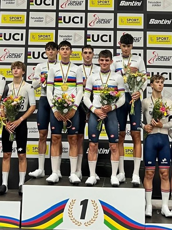 Il quartetto azzurro, iridato per il 5° anno consecutivo. A comporlo Ceccarello, Ferrari, Marangon, Padovan, Veglia (foto UCI)