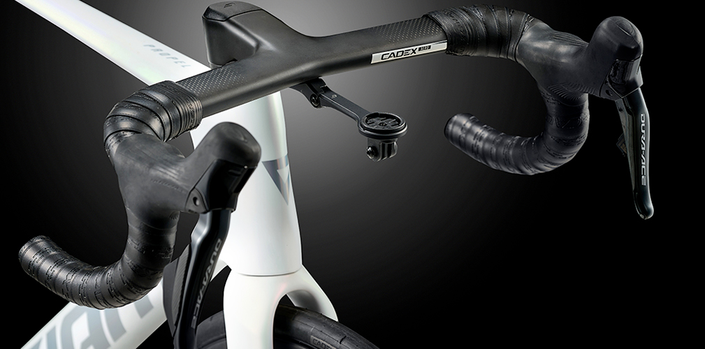 Cadex Aero, manubrio integrato full carbon di ultima generazione
