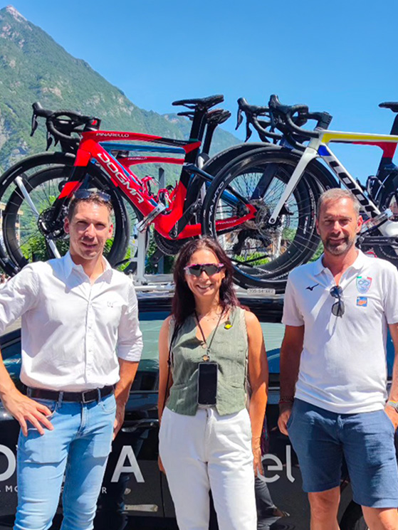 Con le donne è fondamentale il lavoro in continuità fra Bragato per la pista e Velo per la strada. Con loro qui anche Silvia Parietti, delegata ACCPI (immagine Instagram)