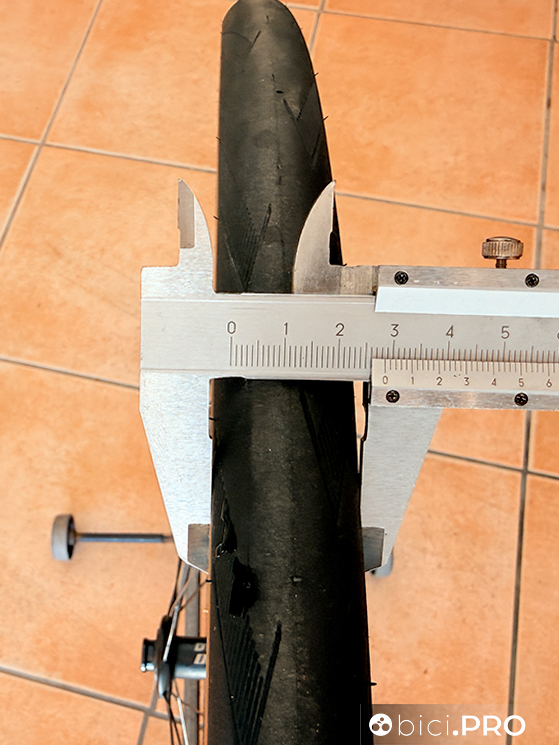 Tubeless TT anche per le gare in linea e per il quotidiano, ha davvero senso?