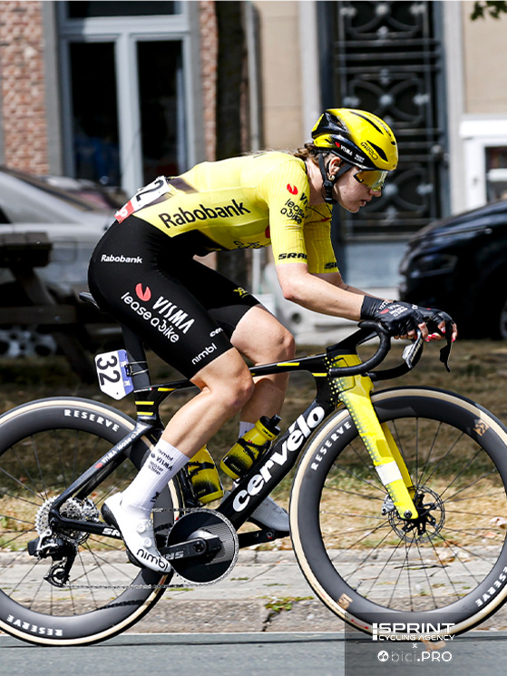 Martina Fidanza ha corso per due stagioni con la Visma Lease a Bike, mettendo insieme a ora 52 giorni di corsa
