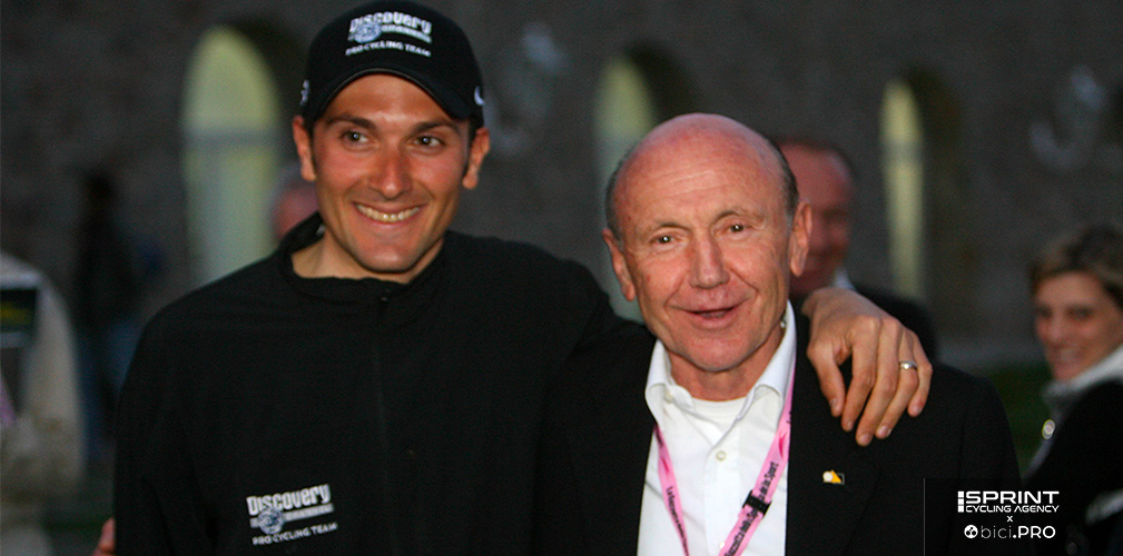 Ferretti fu il primo a intuire le potenzialità di Basso nei Grandi Giri: nel 2002 conquistarono la maglia bianca del Tour