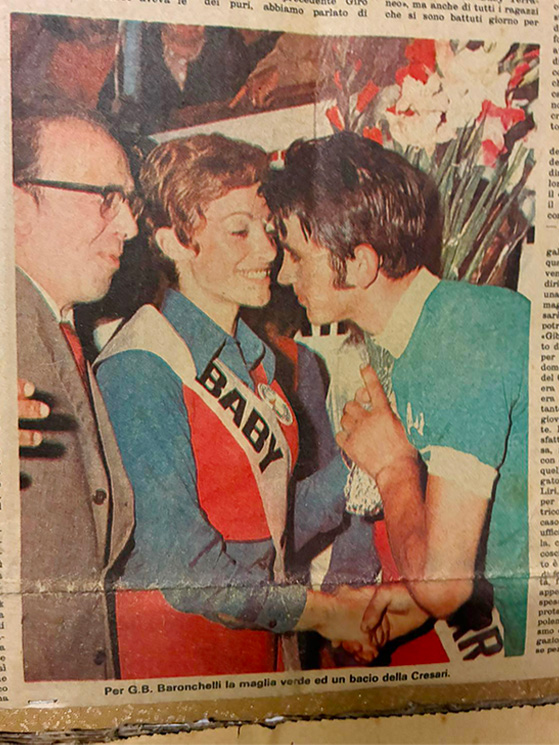 A fare la miss per la vittoria di Baronchelli al Giro Dilettanti del 1973 c'è Mary Cressari, detentrice di moltissimi record in pista