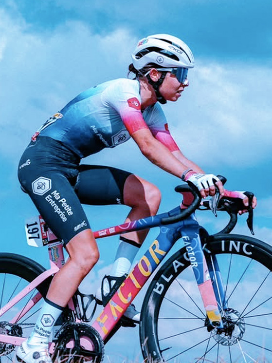 Océane Mahé, sfoggia la nuova livrea Factor al Tour