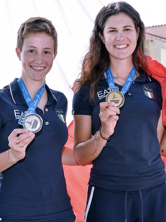 Sempre quell'anno, doppia gioia anche in campo femminile con il trionfo di Elena Cecchini e l'argento di Elisa Morzenti