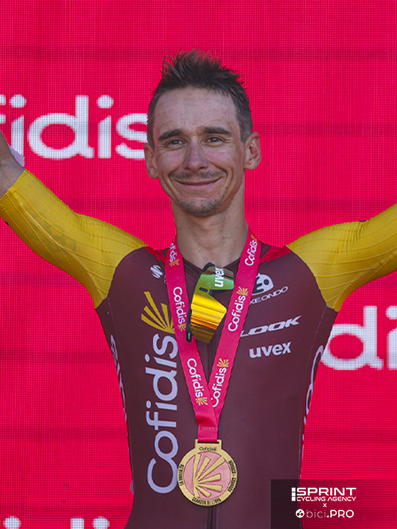 La vittoria di Coquard rischia di passare inosservata come quella di Manzoni al Giro del 1997, quando cadde Pantani sul Chiunzi