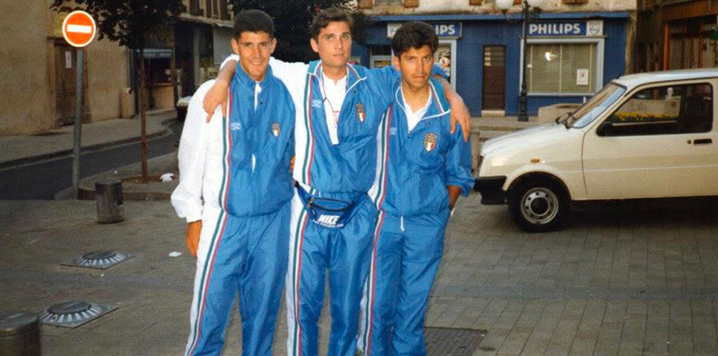 Ai Giochi del Mediterraneo del 1993, vinti da Fagnini, Simone Tomi entra fra ir primi cinque. Qui, da sinistra, Luca Colombo, Tomi e Fagnini