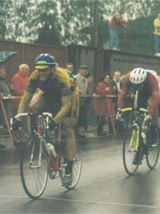 Simone Tomi teneva anche sui percorsi più impegnativi. qui vince la Coppa Caduti Nervianesi del 1994
