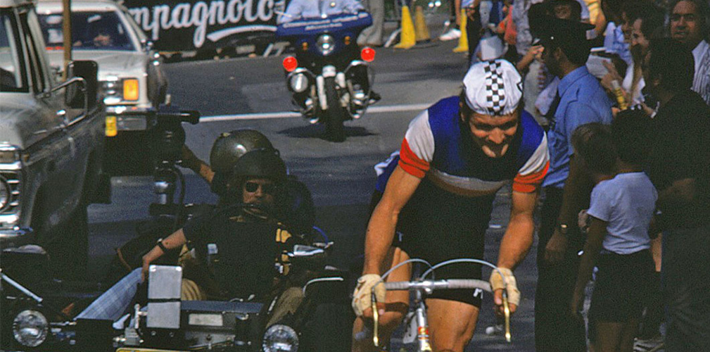 Bernard Thevenet tentò il colpo a sensazione, venendo ripreso solo nell'ultima tornata. Si vendicherà al Tour 1975